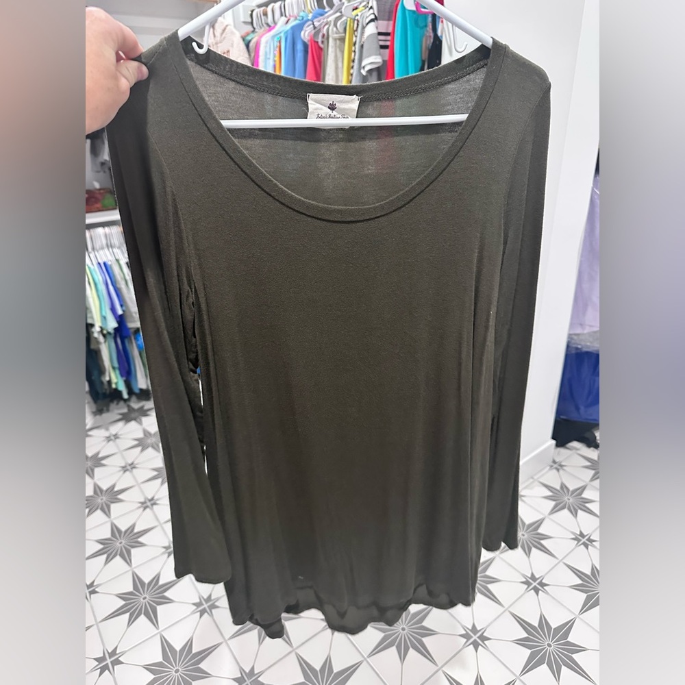 Betsy’s boutique olive green long sleeve tunic top